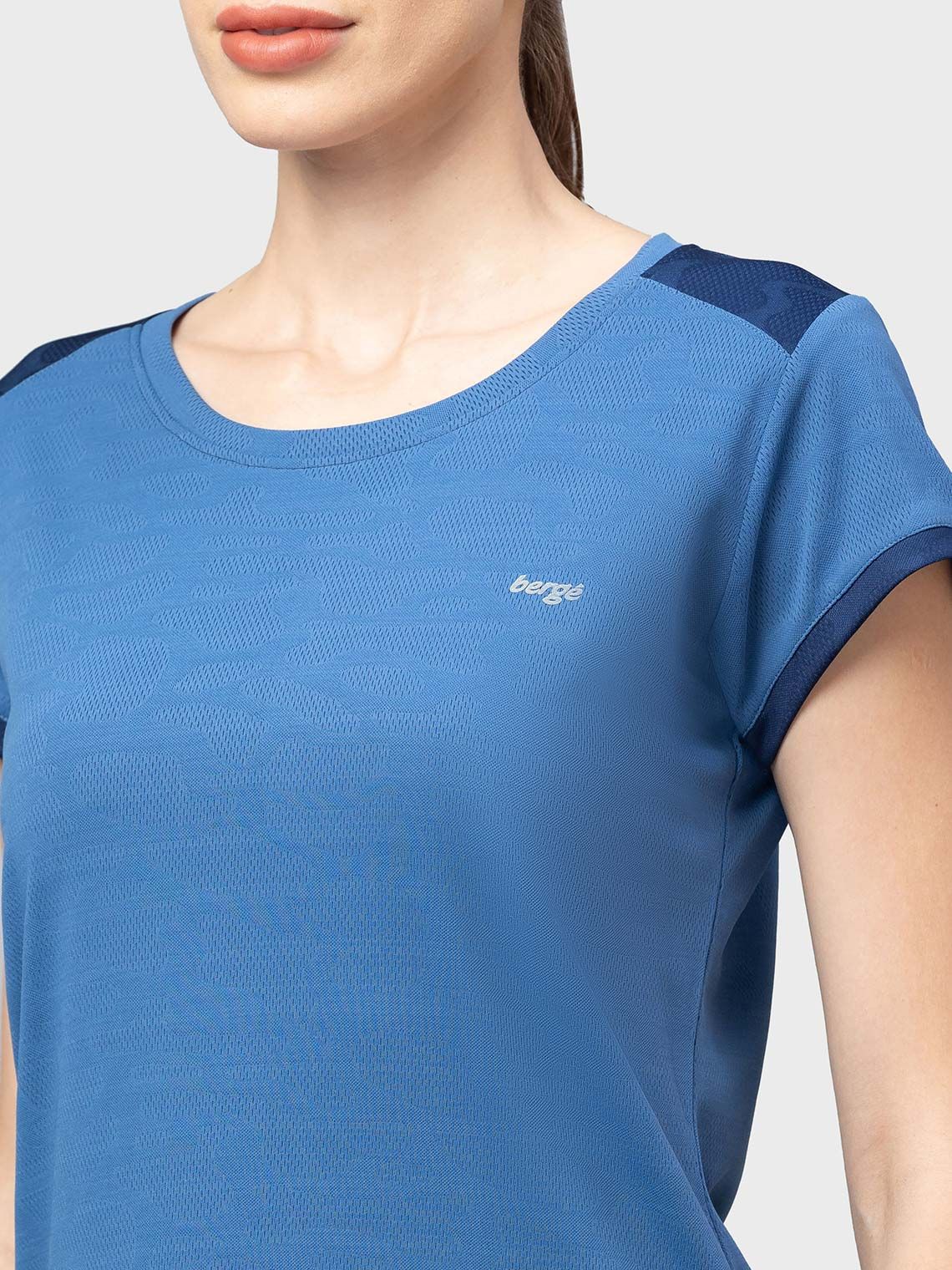 Women Round Neck Camo Slimfit T-shirt - Image 5