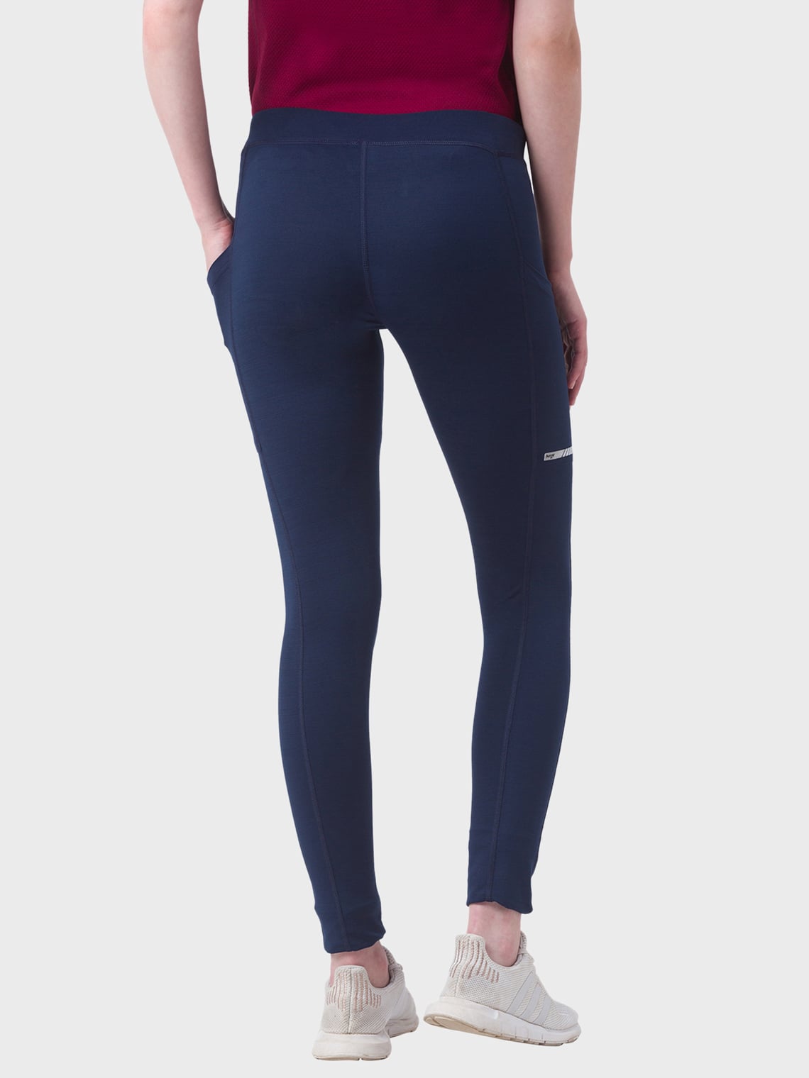 Women Solid Slimfit Active Tights - Image 2